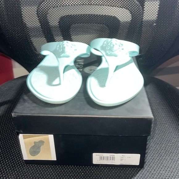 Authentic Versace sandals.  Size 36.  Worn few times - Picture 5 of 5